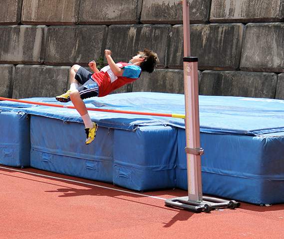 Bâche bleue sur un matelas de sport 