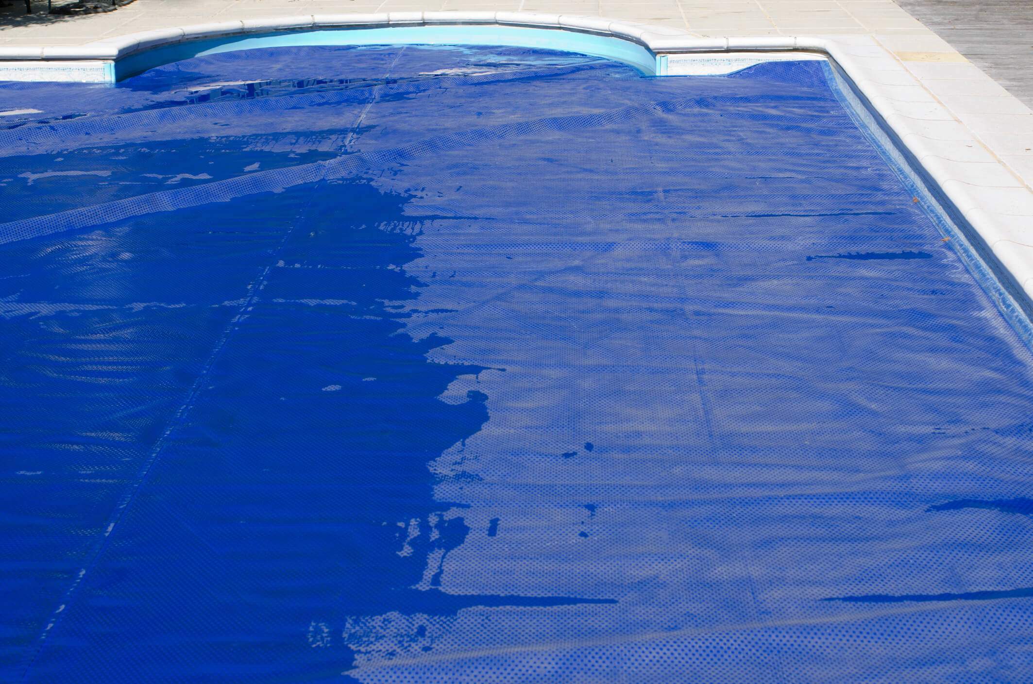 Bâche de protection sur un hanger industriel Bâche à bulle Piscine